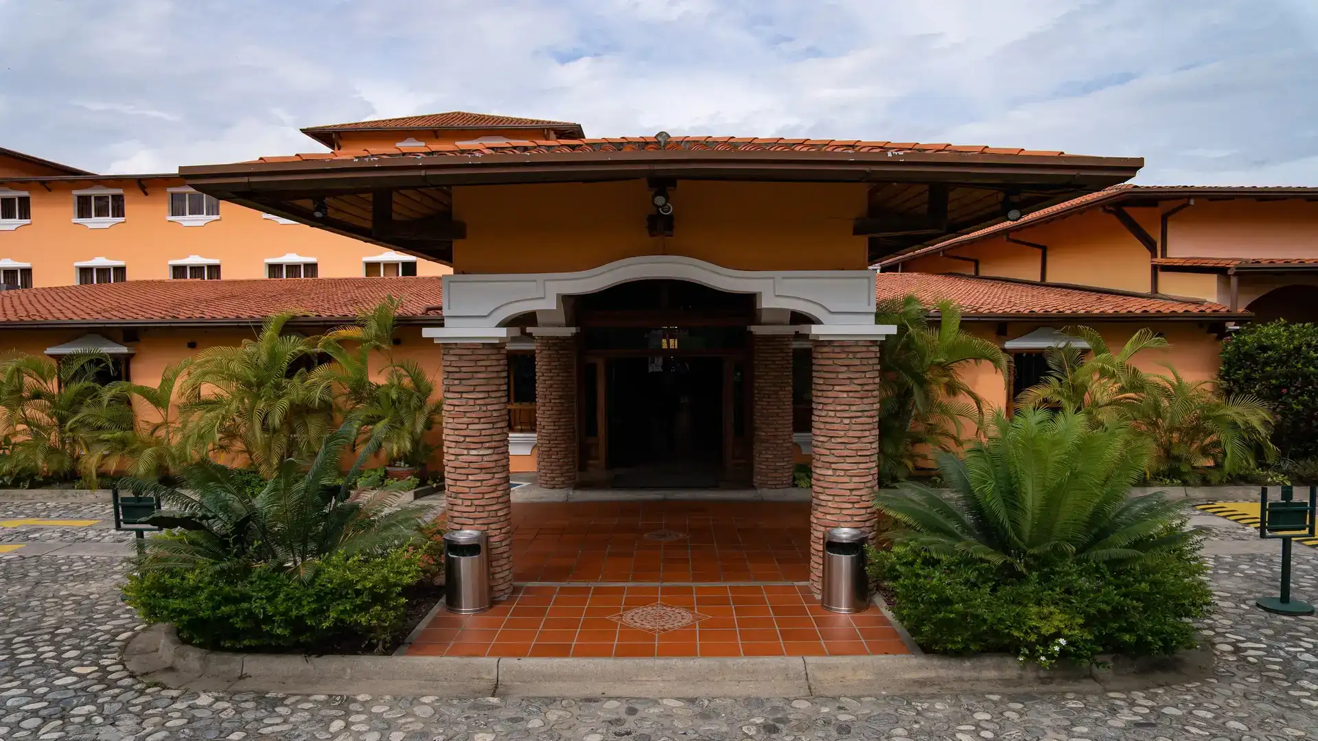 Vista panorámica de la arquitectura colonial del recinto